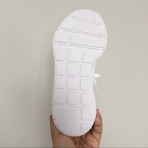white adidas swift run women's